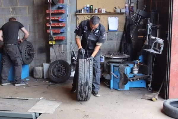 Part Worn Tyres 205/50/17.55/16.255/35/19.235/60/18.215/225/245/295/30/40/45/18/20/21/22 Winter Used - Image 20